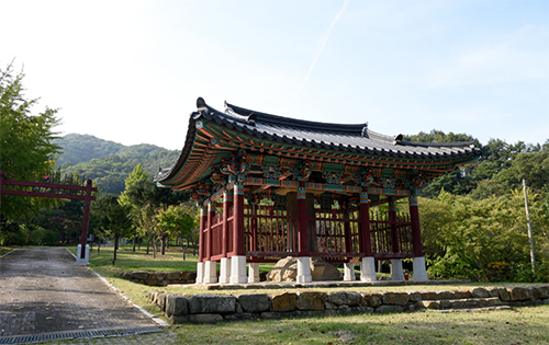 Shrine of Jeong Song-gang